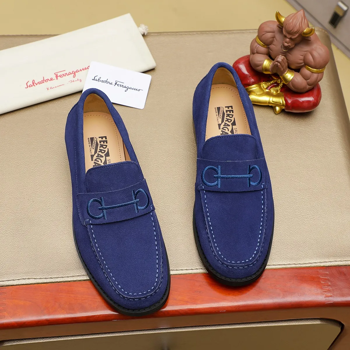 Men's shoes 💰460 🔥 Ferragamo new men's casual slip-on shoes 🇨🇳 Official website original 1:1 mold, original quality 💯 fine workmanship, high-end luxury ☘ The upper is made of imported Italian first-layer cowhide 🌴 Luxurious water dyeing 🐂 Leather lining 🍓 Rubber wear-resistant and non-slip outsole, breathable and comfortable to wear 🍍 The first choice for high-taste men, color optional! Code number 38-44 (45.46. Customized)